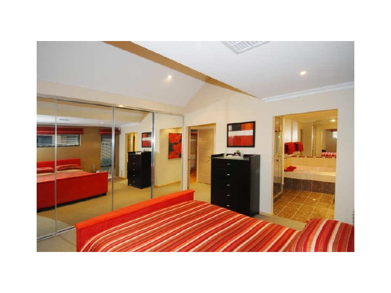 8 Madras Way, Southern River WA 6110