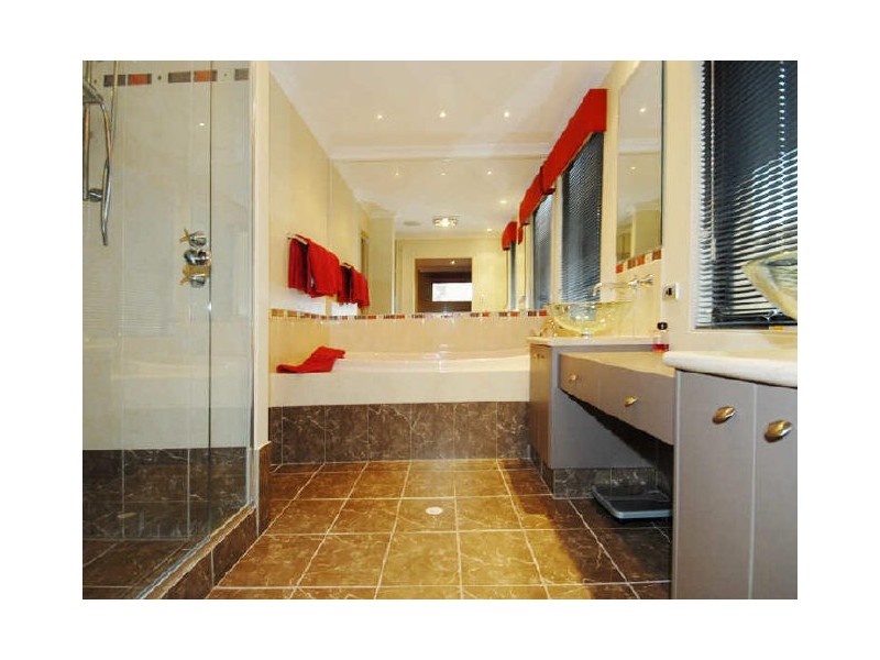 8 Madras Way, Southern River WA 6110