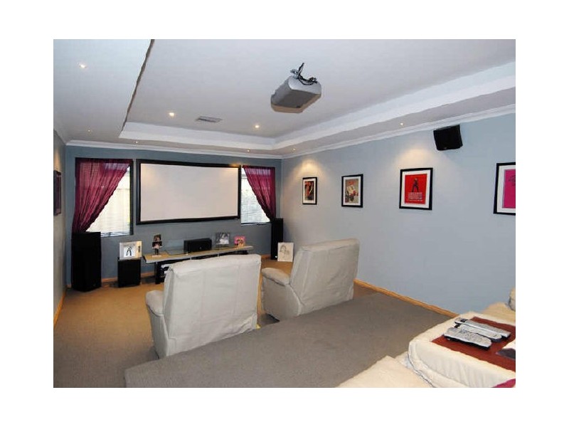 8 Madras Way, Southern River WA 6110