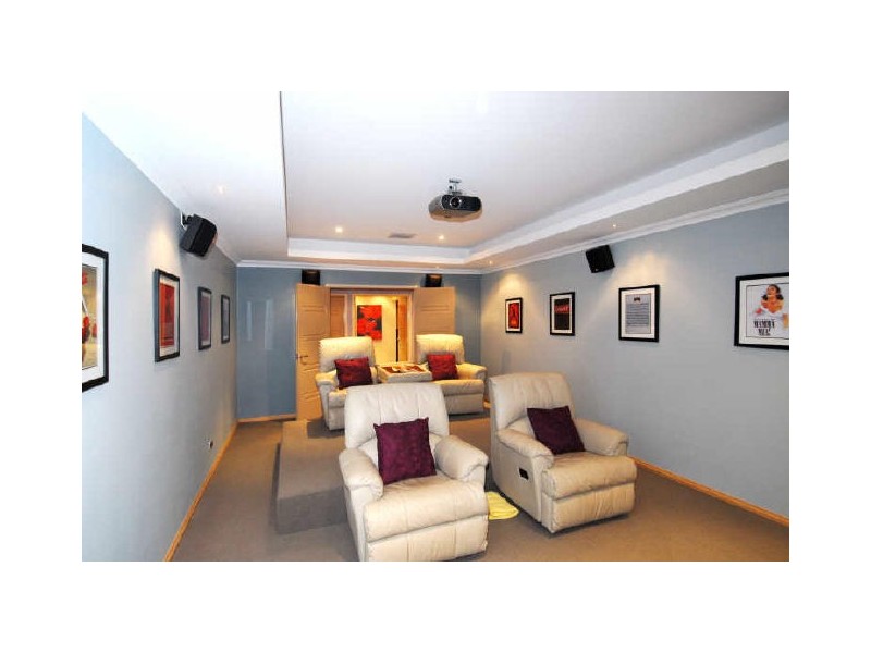 8 Madras Way, Southern River WA 6110