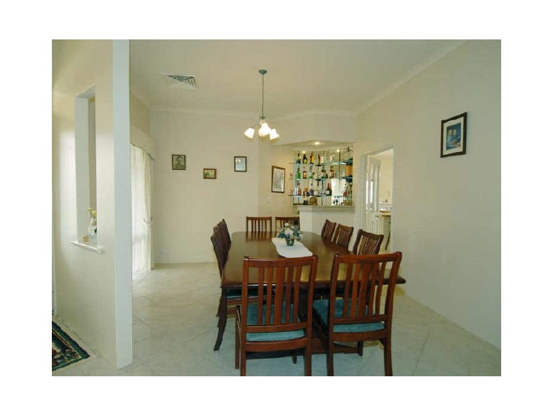 6 Burford Place, Canning Vale WA 6155