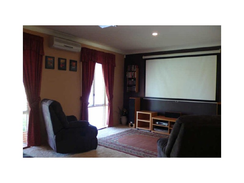 4 McLeish Place, Thornlie WA 6108