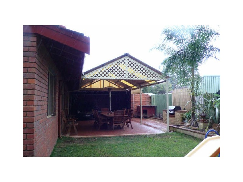 4 McLeish Place, Thornlie WA 6108