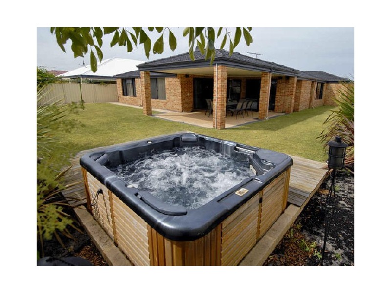 7 Blade Road, Canning Vale WA 6155