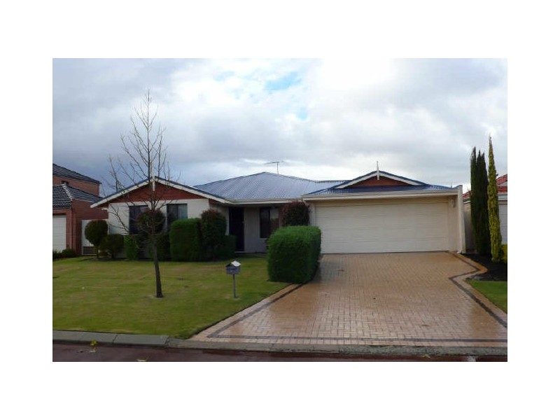 8 Daniel Drive, Canning Vale WA 6155