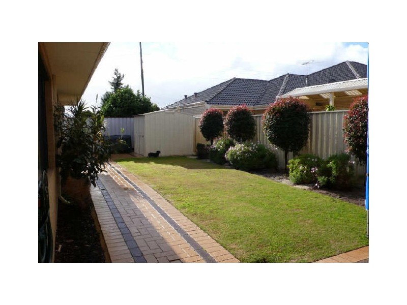 8 Daniel Drive, Canning Vale WA 6155