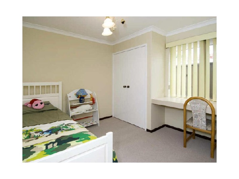 10 Hickory Drive, Thornlie WA 6108