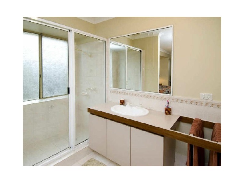 10 Hickory Drive, Thornlie WA 6108