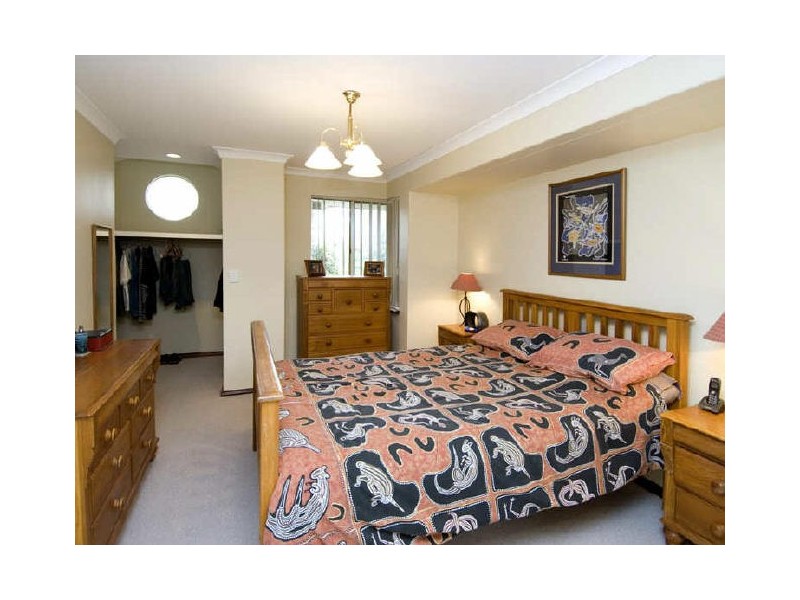 10 Hickory Drive, Thornlie WA 6108