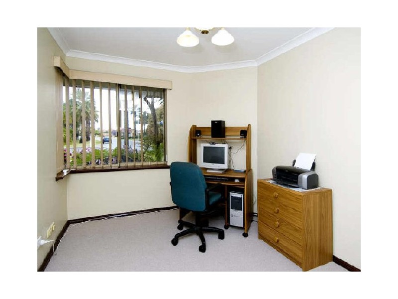 10 Hickory Drive, Thornlie WA 6108