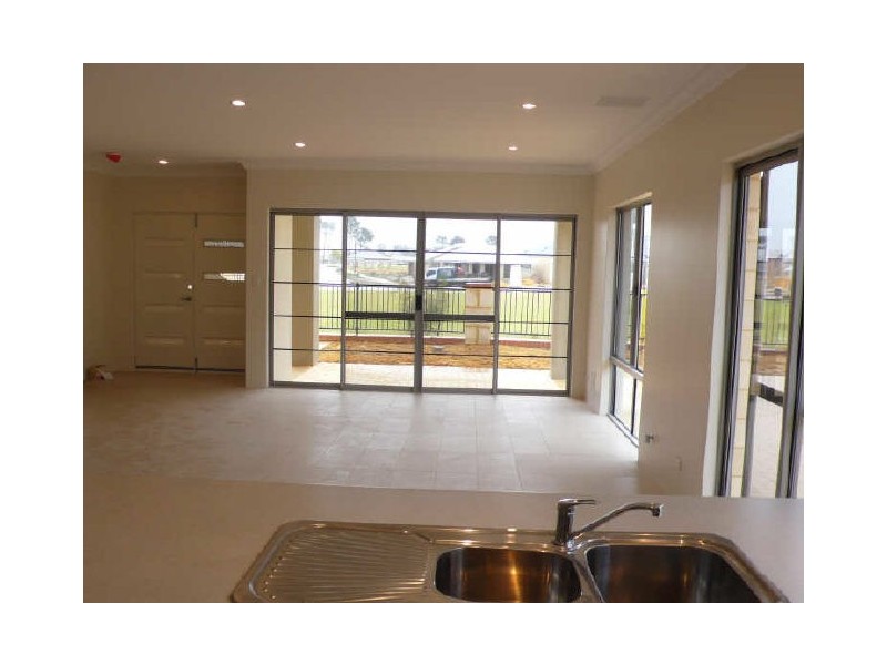 14 Serotina Lane, Aubin Grove WA 6164