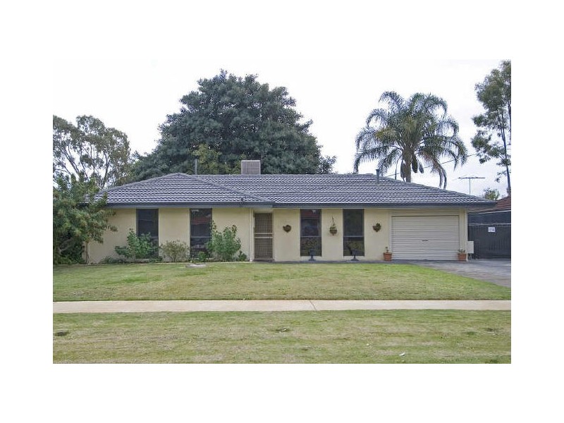 19 Elvington Way, Thornlie WA 6108