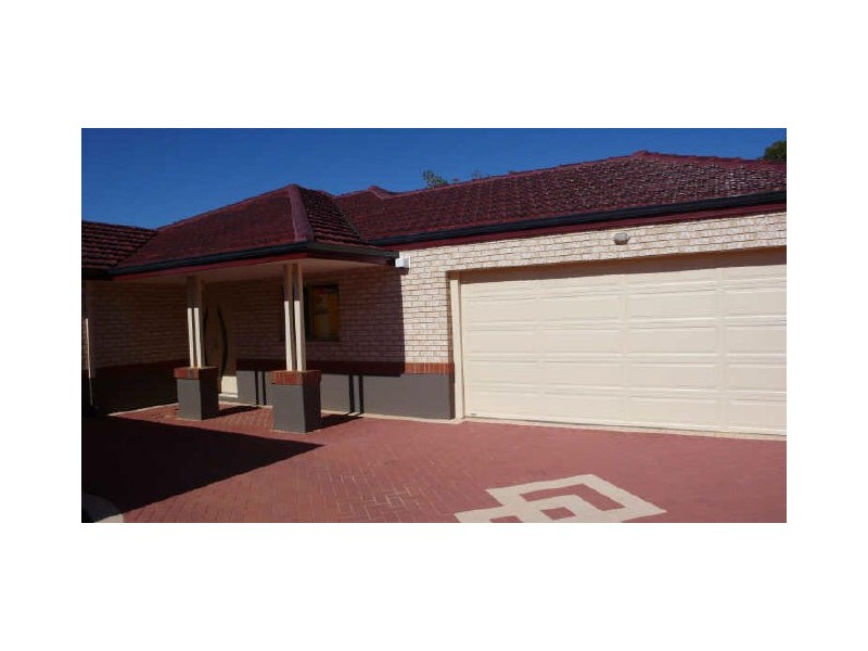 2/33-35 Connemara Avenue, Thornlie WA 6108