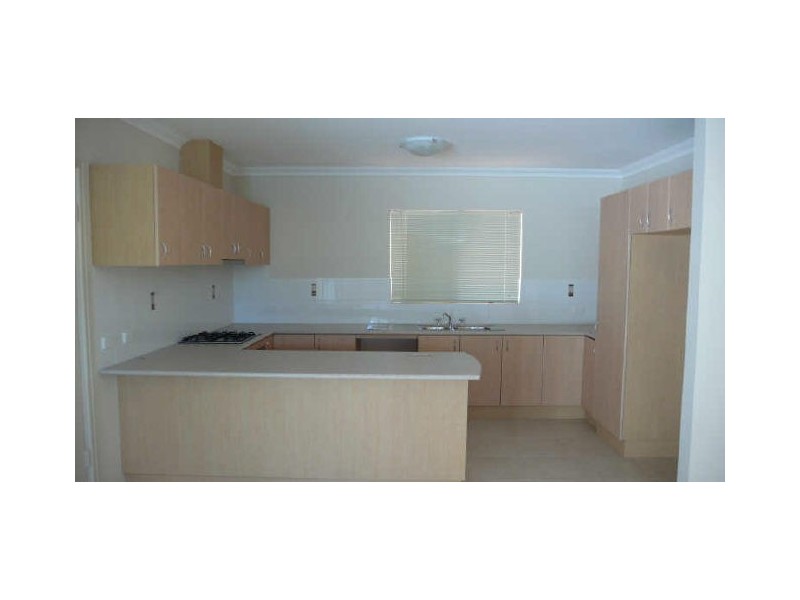 2/33-35 Connemara Avenue, Thornlie WA 6108