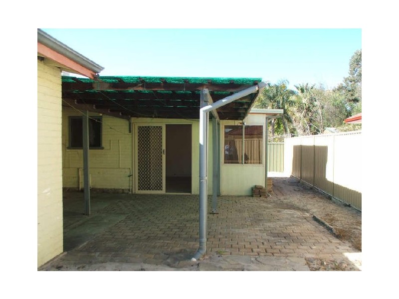 27 Bernice Way, Thornlie WA 6108