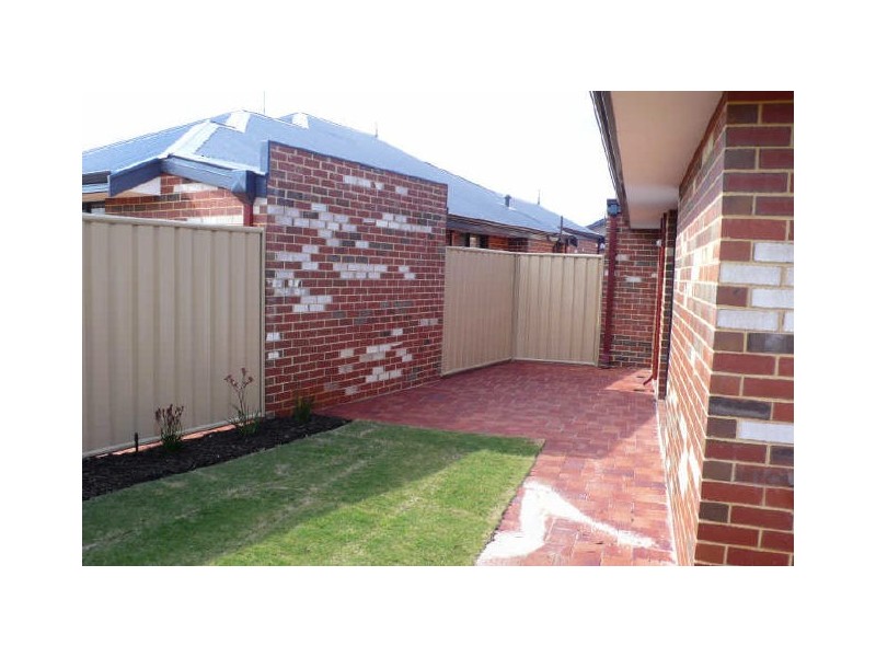 2/30 Wiltshire Avenue, Thornlie WA 6108