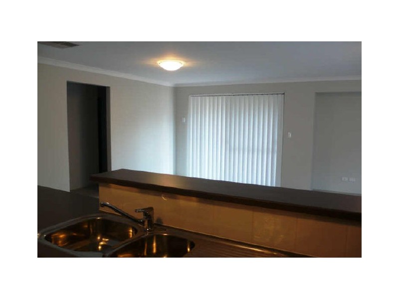 2/30 Wiltshire Avenue, Thornlie WA 6108