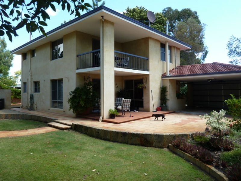 8 Hume Road, Thornlie WA 6108