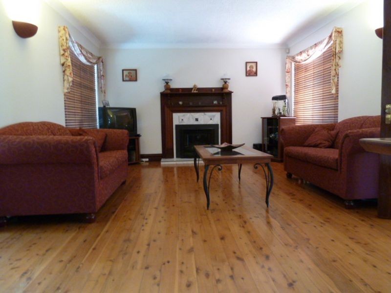 8 Hume Road, Thornlie WA 6108