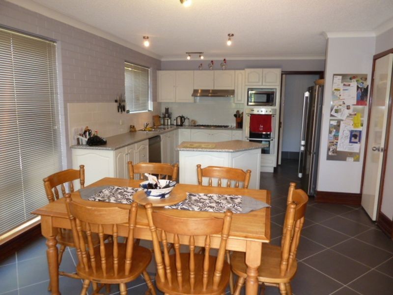 8 Hume Road, Thornlie WA 6108