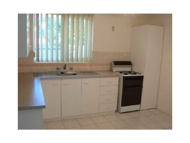 30 Glyndebourne Avenue, Thornlie WA 6108