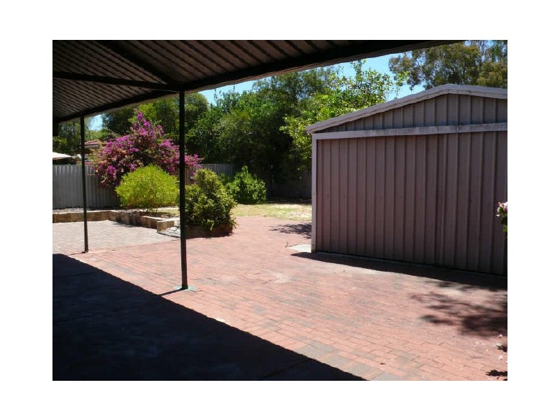 30 Glyndebourne Avenue, Thornlie WA 6108