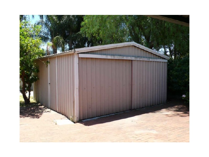 30 Glyndebourne Avenue, Thornlie WA 6108