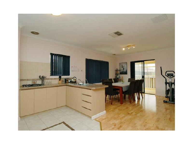 11 Swinden Court, Maddington WA 6109