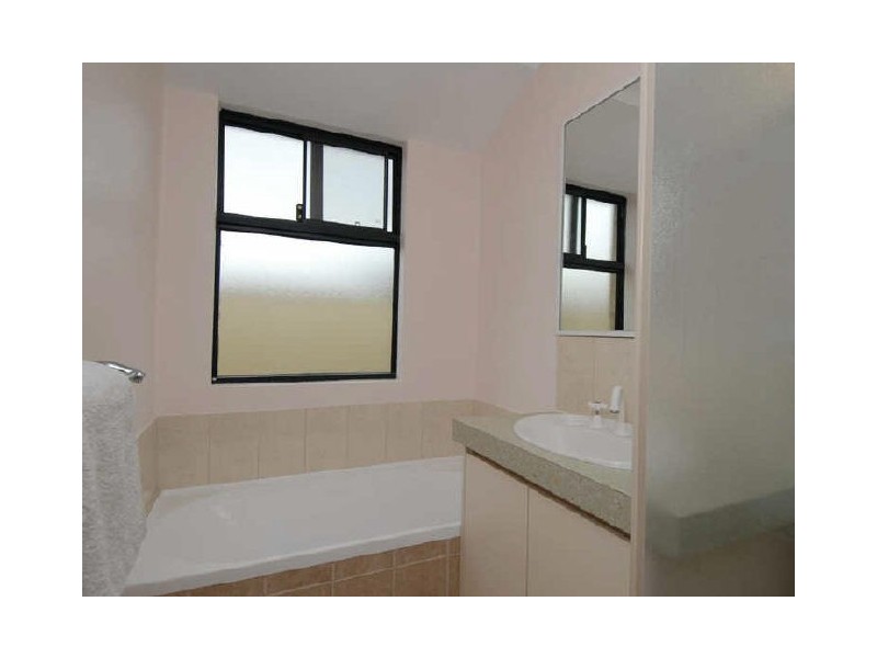 11 Swinden Court, Maddington WA 6109