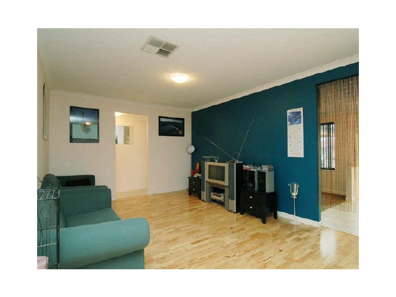 11 Swinden Court, Maddington WA 6109