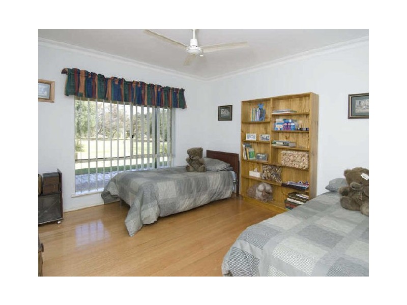 48 Craddon Road, Oakford WA 6121