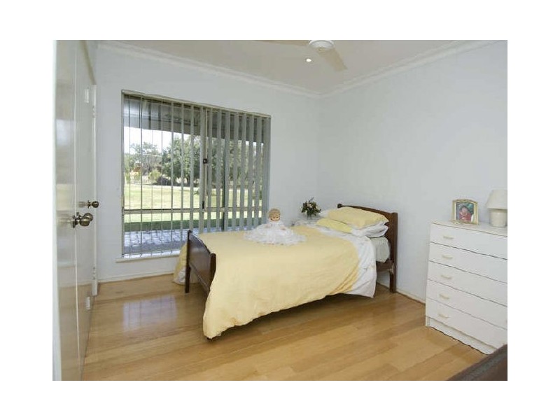 48 Craddon Road, Oakford WA 6121