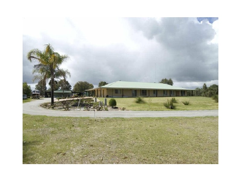 48 Craddon Road, Oakford WA 6121