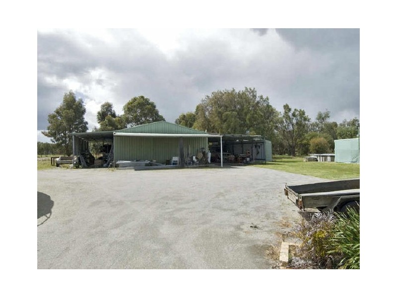 48 Craddon Road, Oakford WA 6121