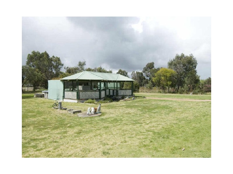 48 Craddon Road, Oakford WA 6121