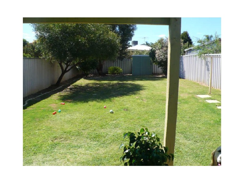 7B Reeves Place, Swan View WA 6056