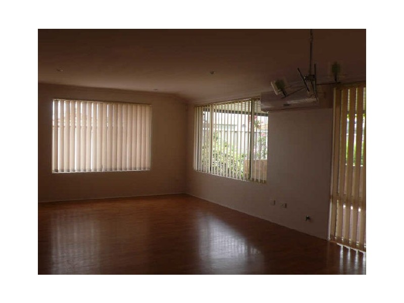 14 Bindoon Loop, Huntingdale WA 6110