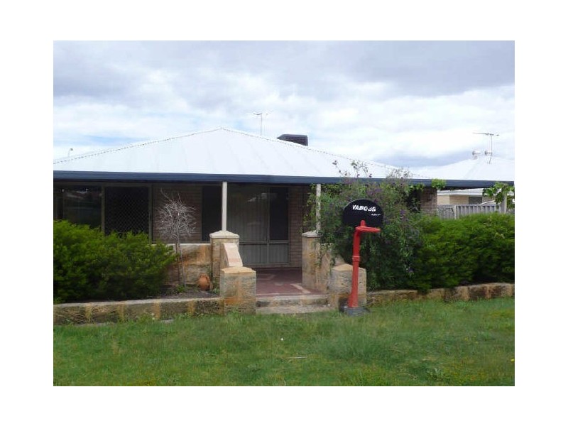 14 Bindoon Loop, Huntingdale WA 6110