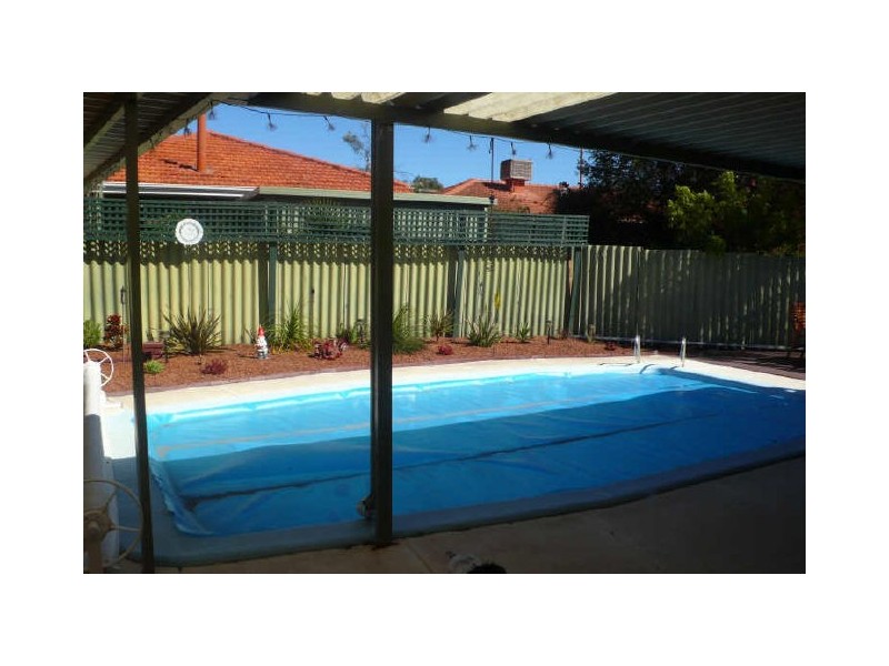 4 Spelhurst Terrace, Thornlie WA 6108