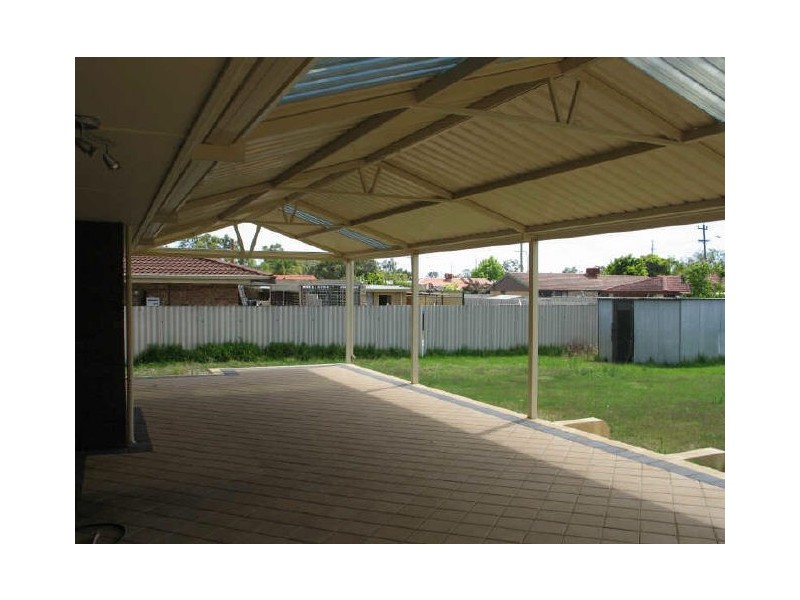 16 Partridge Way, Thornlie WA 6108