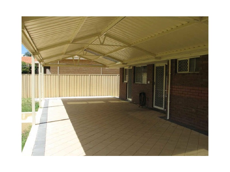 16 Partridge Way, Thornlie WA 6108