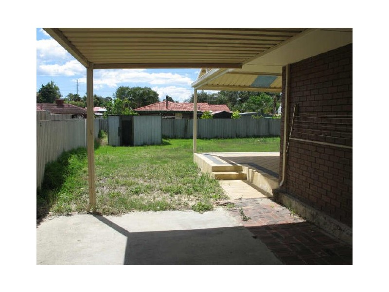 16 Partridge Way, Thornlie WA 6108