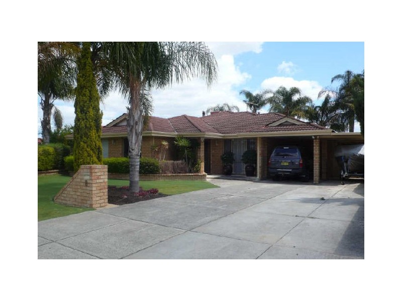 8 Magenta Close, Thornlie WA 6108