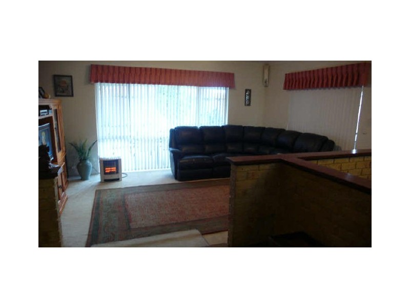 8 Magenta Close, Thornlie WA 6108