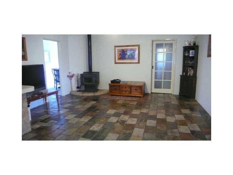 8 Magenta Close, Thornlie WA 6108