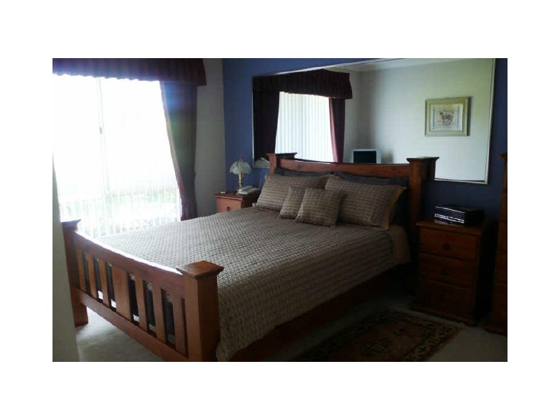 8 Magenta Close, Thornlie WA 6108