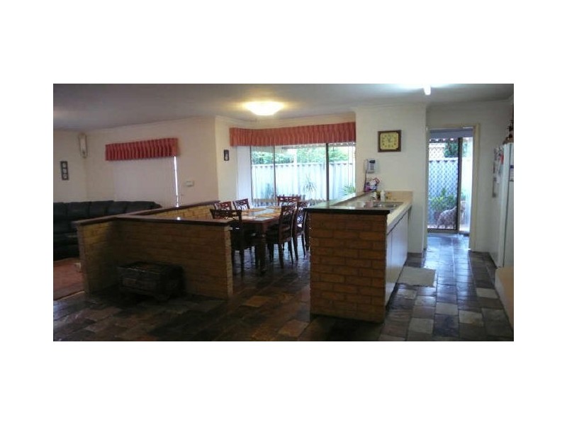 8 Magenta Close, Thornlie WA 6108