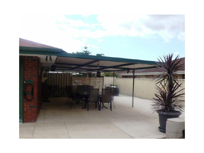 6 Exmouth Place, Thornlie WA 6108