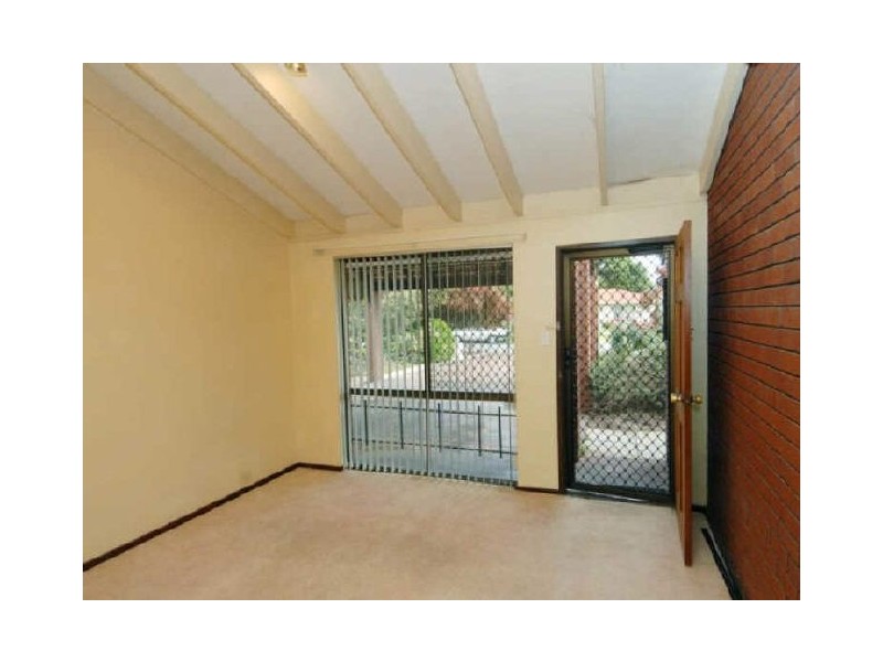 3/3-5 Menzies Place, Thornlie WA 6108