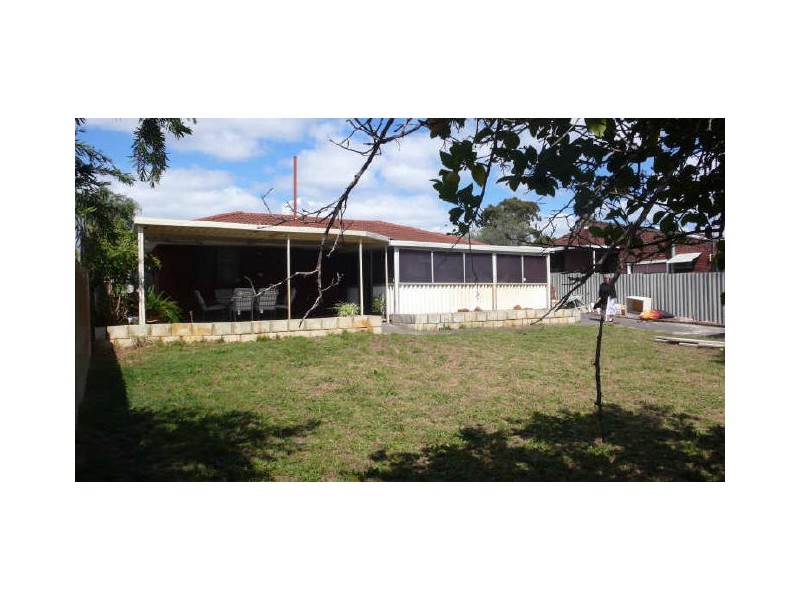 44 Tullamore Avenue, Thornlie WA 6108